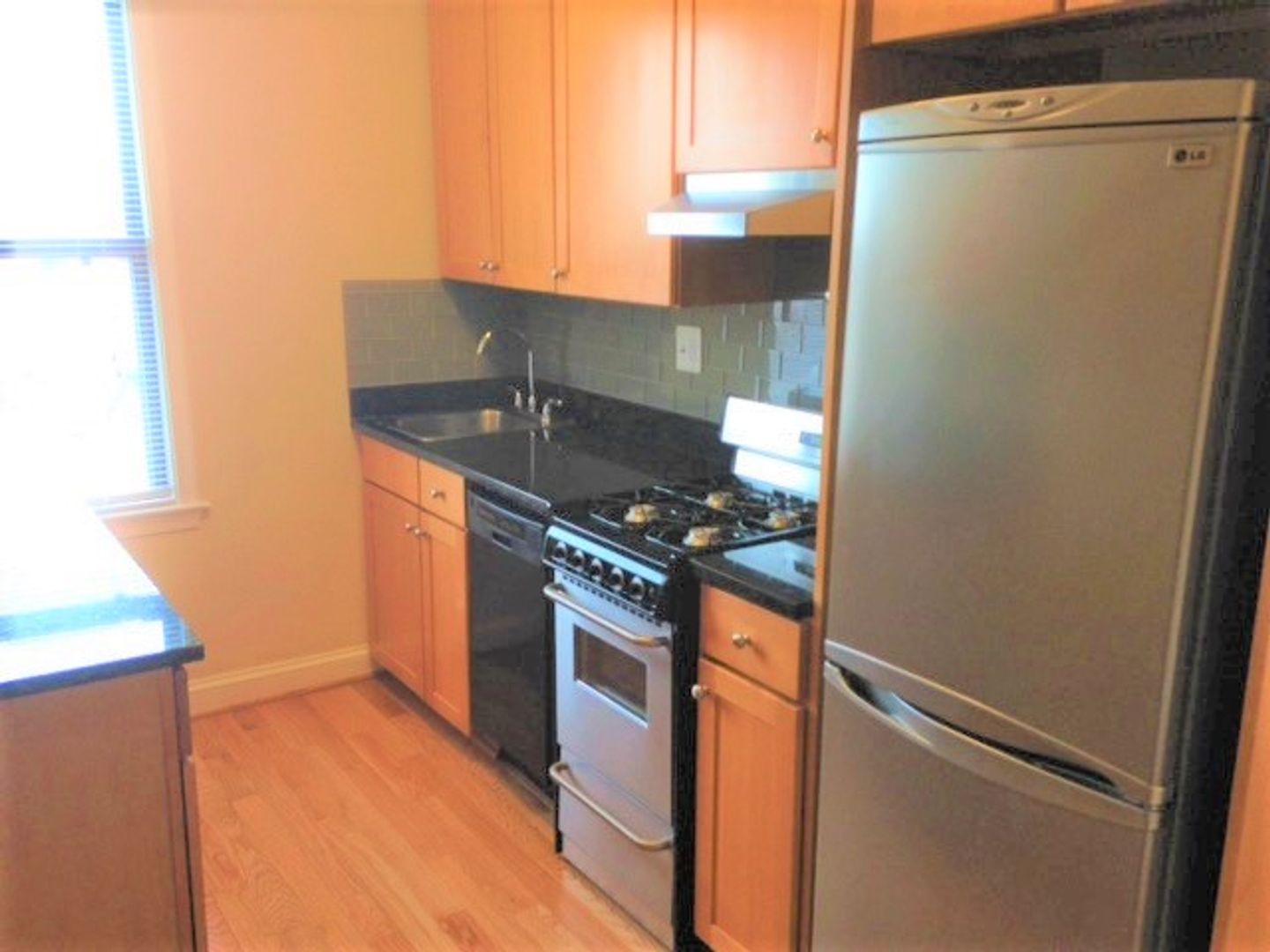 Washington Apartment: 1825-1833 New Hampshire Avenue, NW