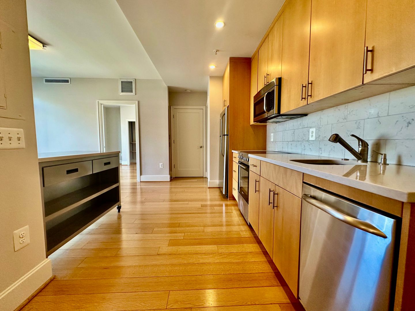 Washington Apartment: 1355 17th Street, NW