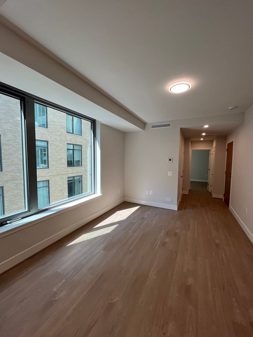 WASHINGTON Apartment: 1650 O STREET, NW