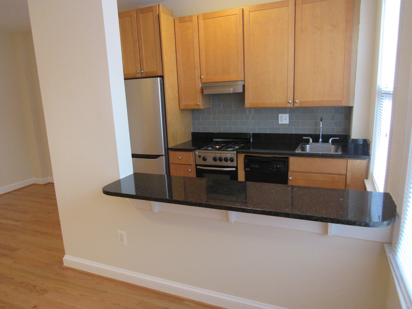 Washington Apartment: 1825-1833 New Hampshire Avenue, NW