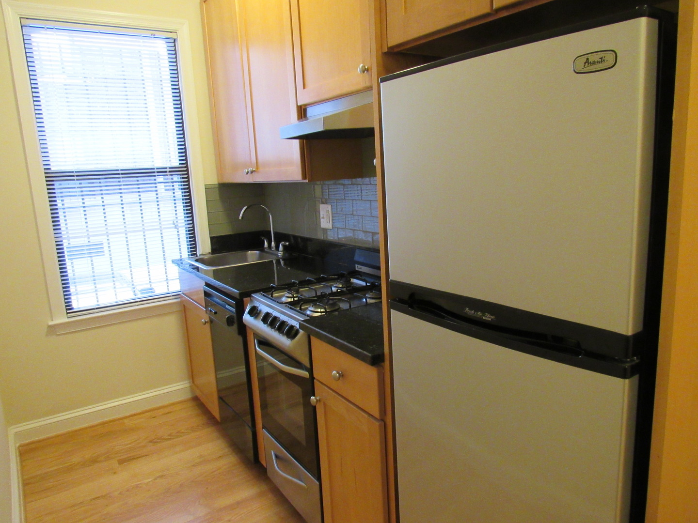 Washington Apartment: 1825-1833 New Hampshire Avenue, NW