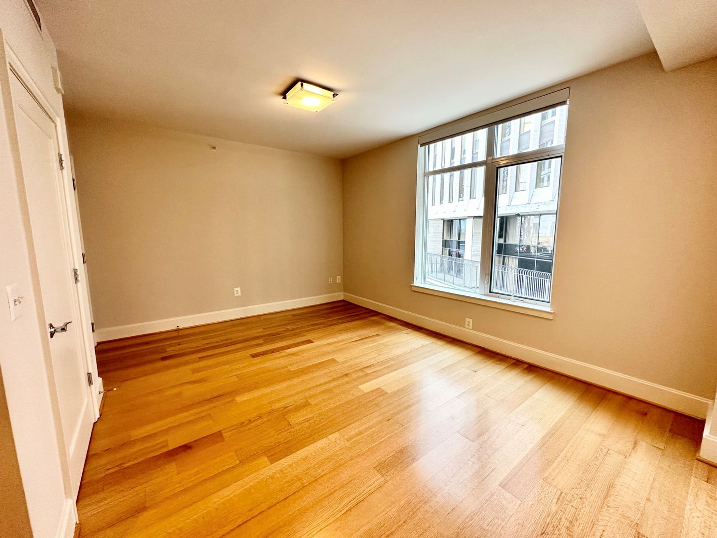 Washington Apartment: 1355 17th Street, NW