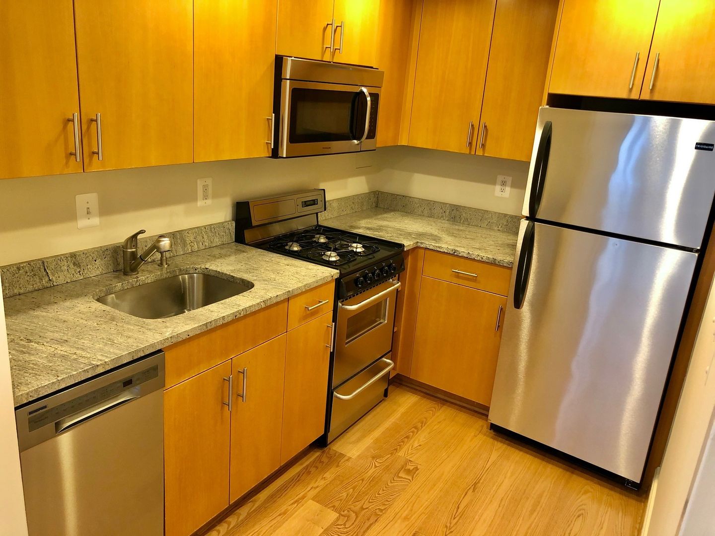 Washington Apartment: 1255 New Hampshire Avenue