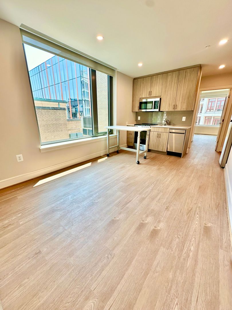 WASHINGTON Apartment: 1650 O STREET, NW