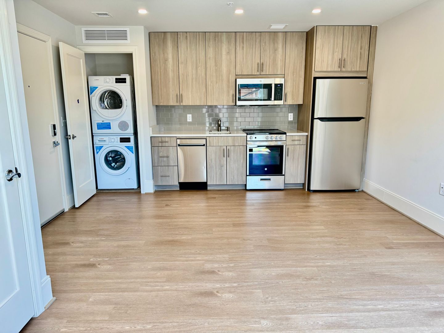 Washington Apartment: 3220 Prospect Street, NW