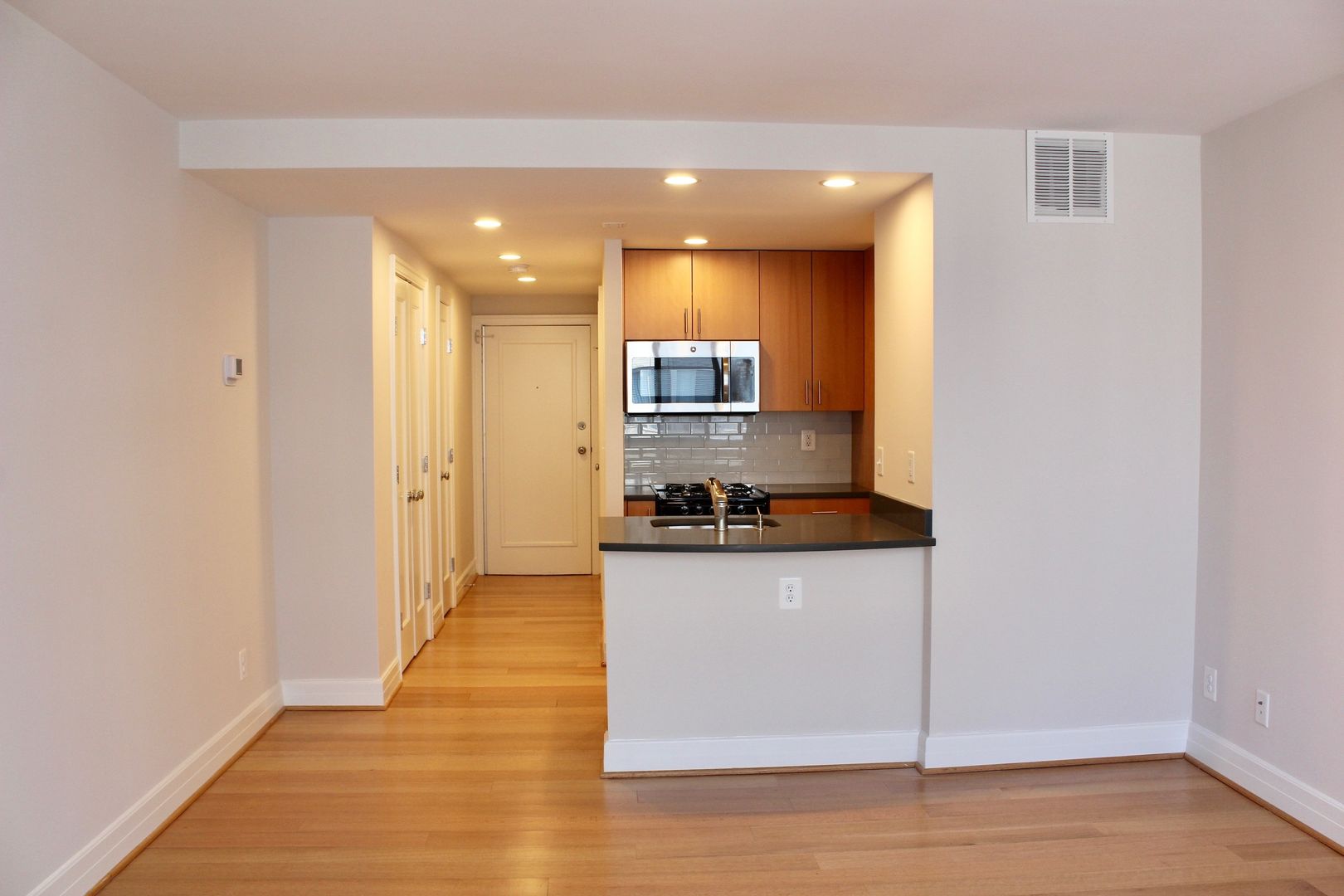 Washington Apartment: 1112 M Street, NW