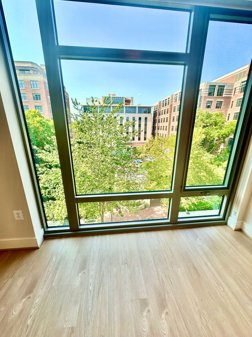 WASHINGTON Apartment: 1650 O STREET, NW