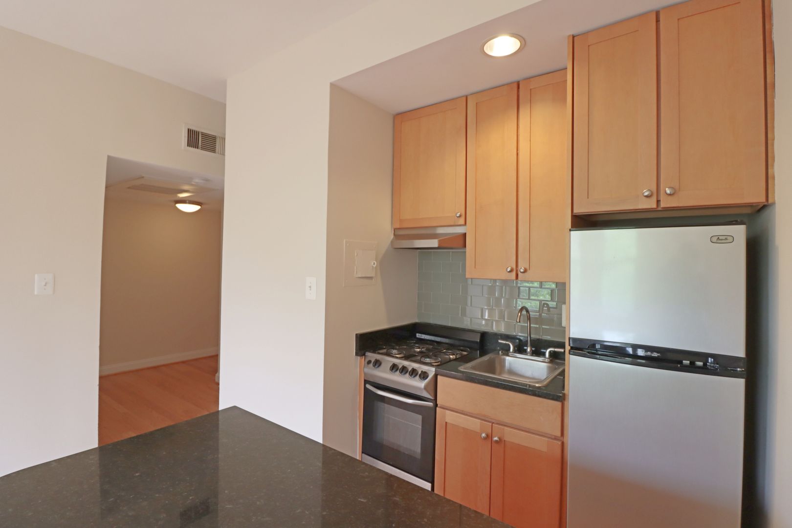 Washington Apartment: 1825-1833 New Hampshire Avenue, NW