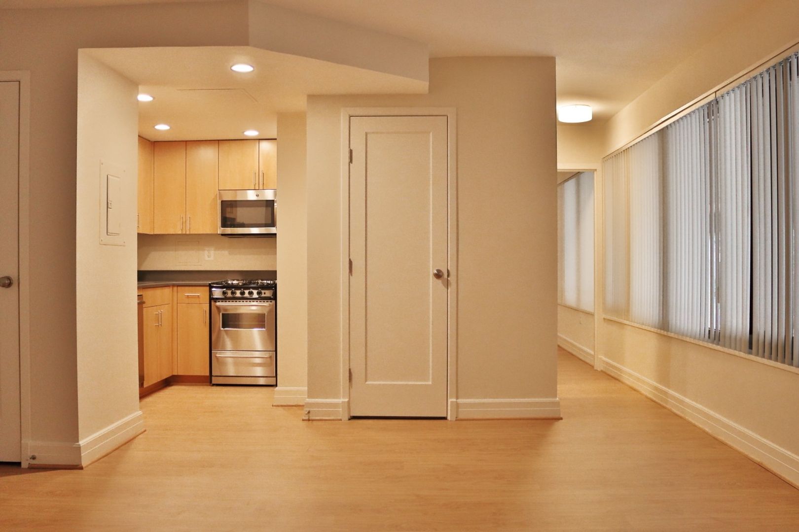 Washington Apartment: 1255 New Hampshire Avenue