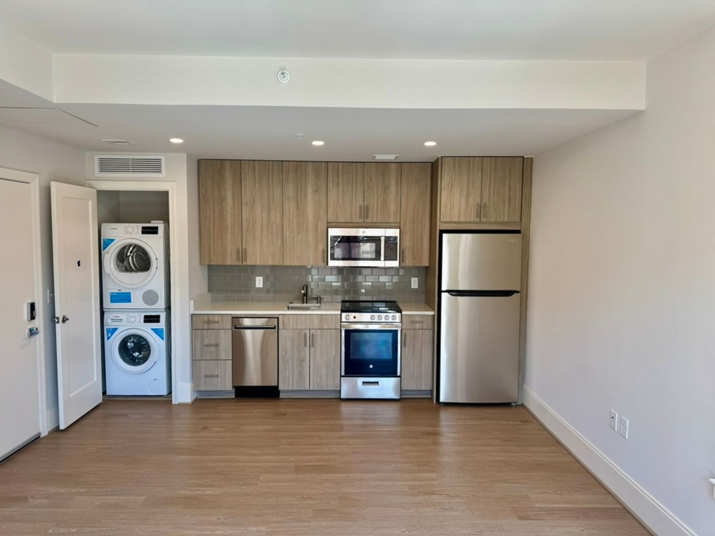 Washington Apartment: 3220 Prospect Street, NW