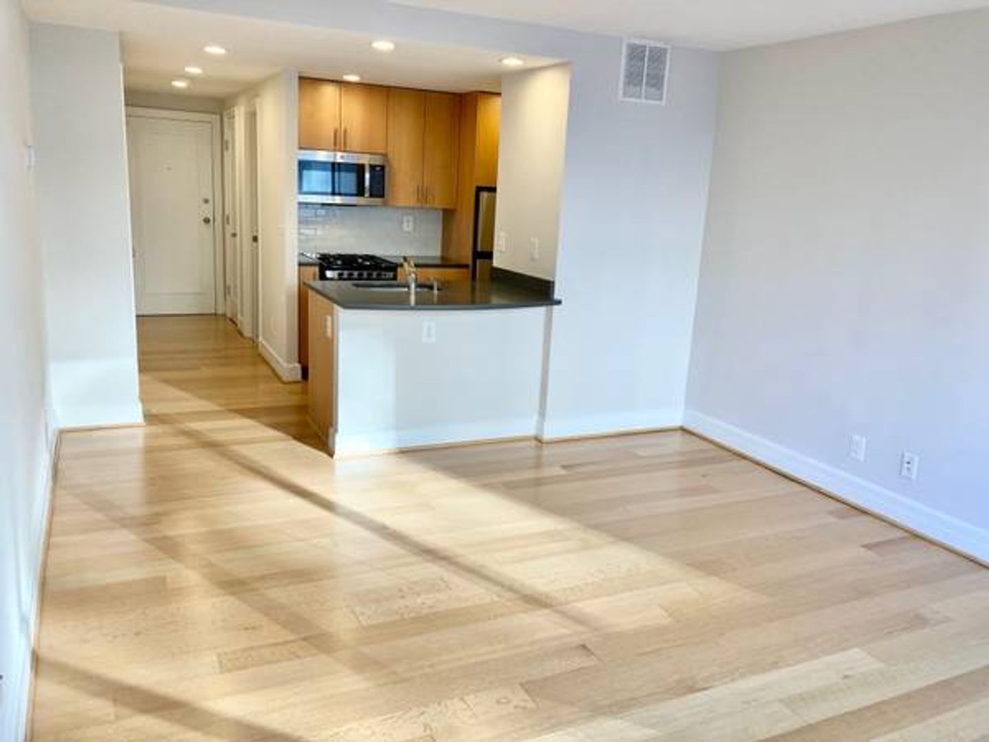 Washington Apartment: 1112 M Street, NW
