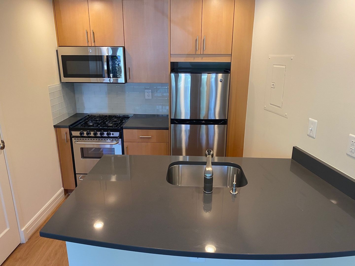 Washington Apartment: 1255 New Hampshire Avenue