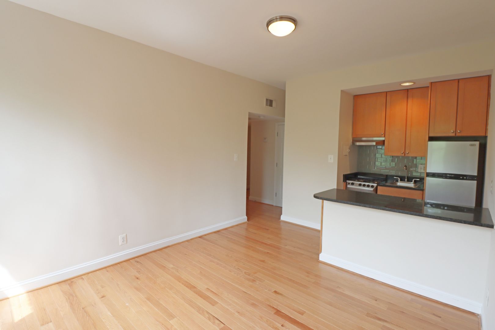 Washington Apartment: 1825-1833 New Hampshire Avenue, NW