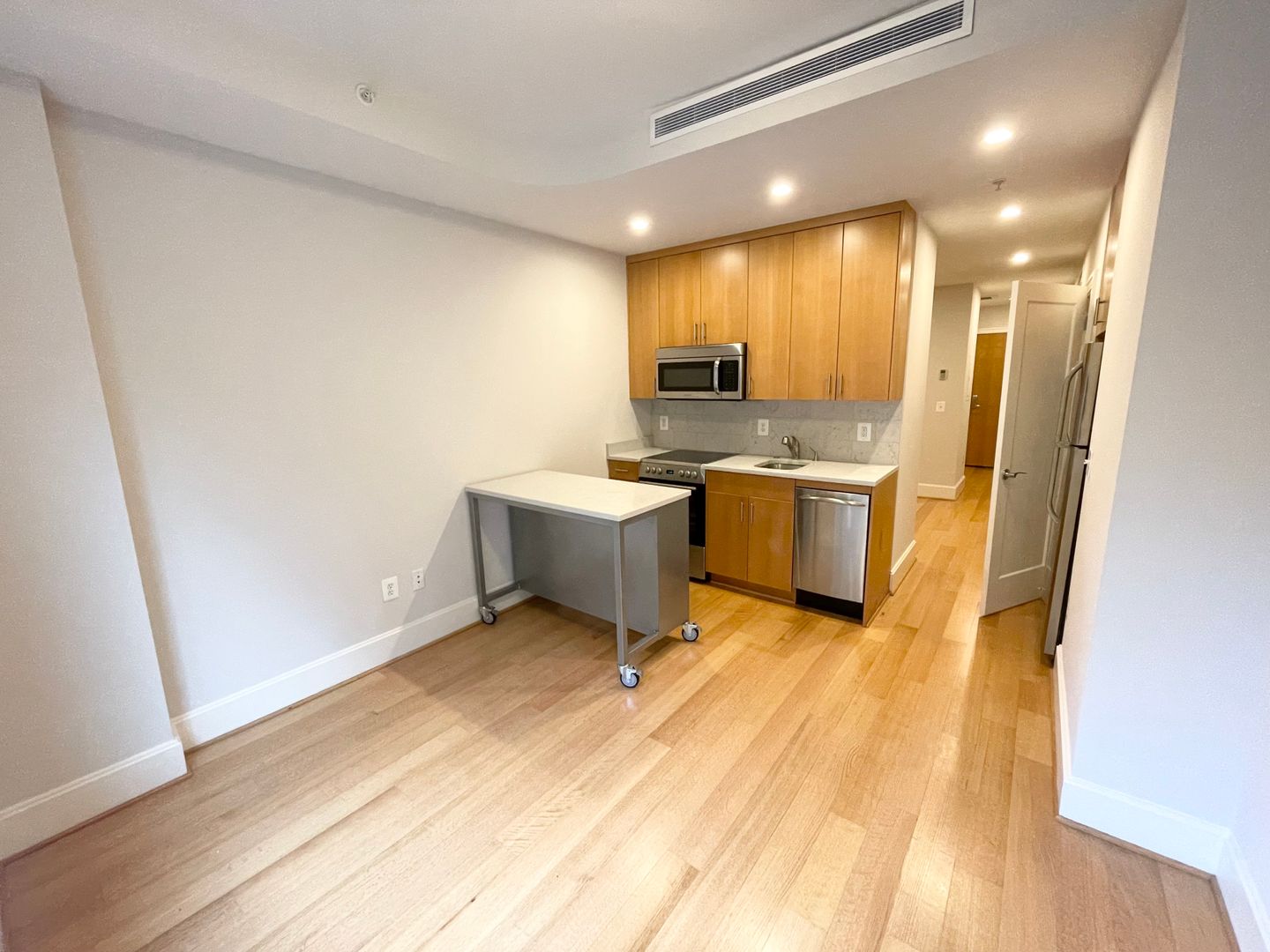 Washington Apartment: 1355 17th Street, NW