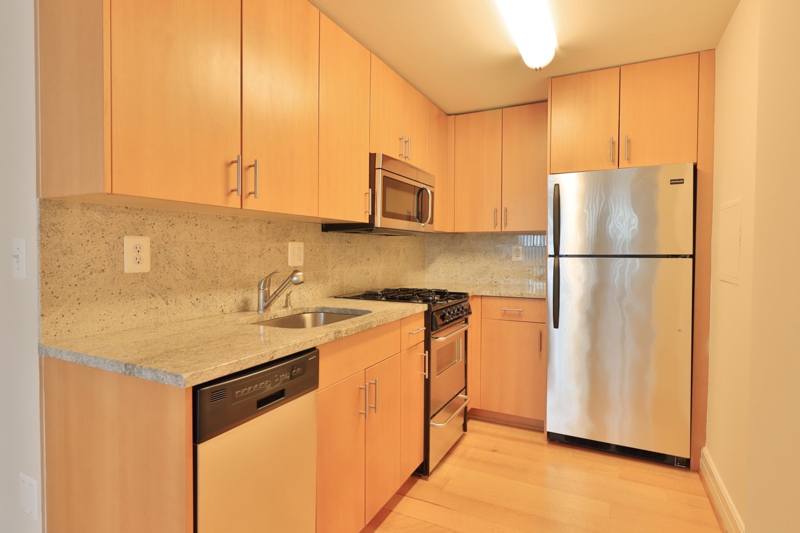 Washington Apartment: 1255 New Hampshire Avenue