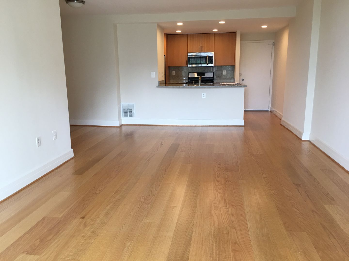 Washington Apartment: 1255 New Hampshire Avenue