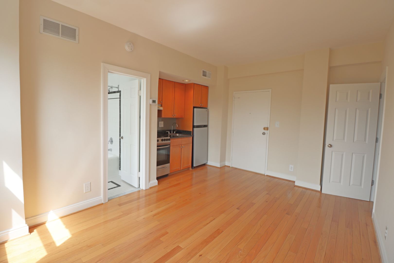 Washington Apartment: 1825-1833 New Hampshire Avenue, NW