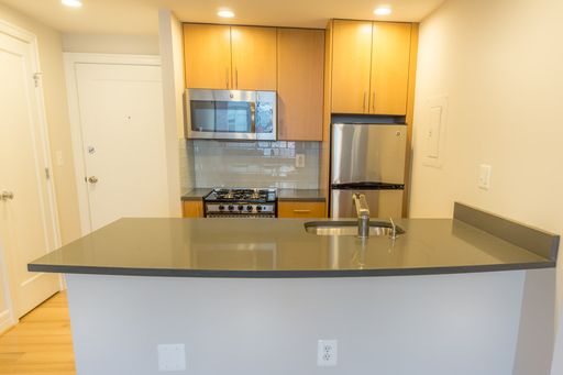 Newly Renovated Logan Circle 1BR with Washer/Dryer in Unit! OPEN HOUSE SAT. 9/12 1pm - 4pm! Manager's Special! – photo 1