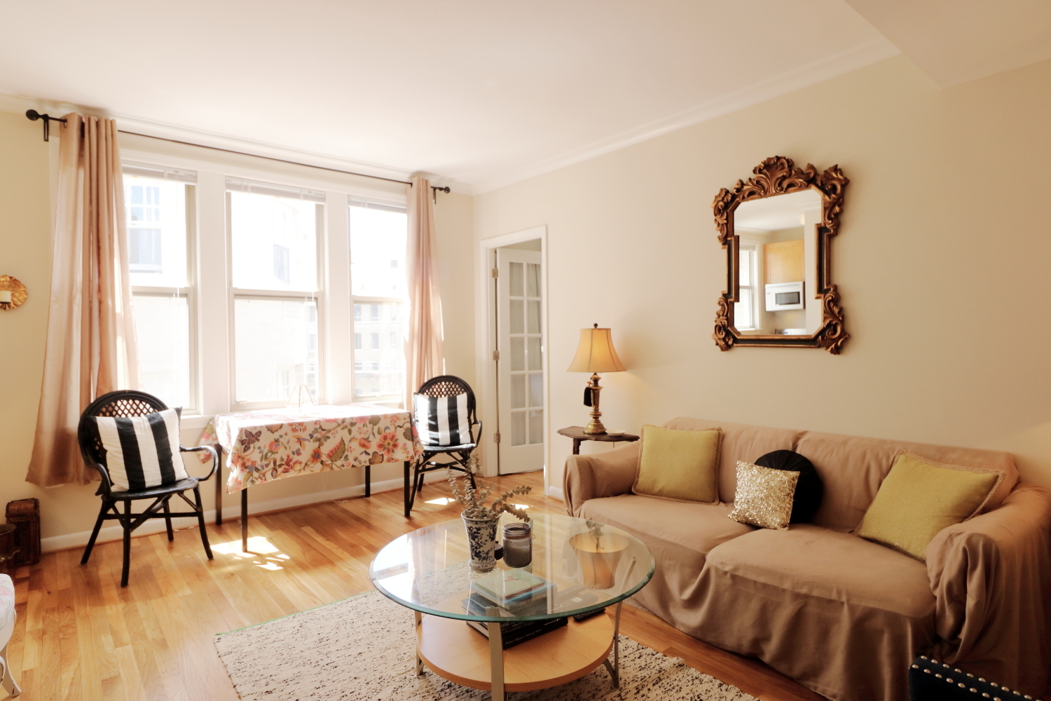 Washington Apartment: 2070 Belmont Rd, NW