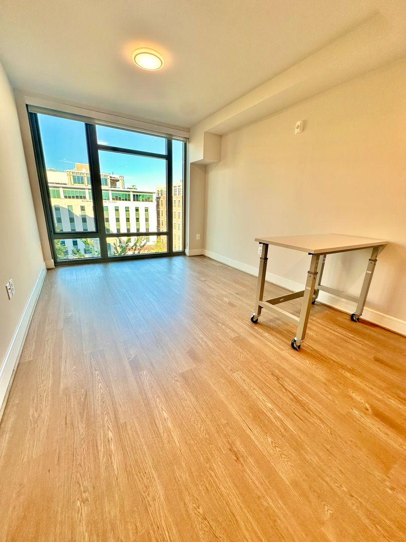 WASHINGTON Apartment: 1650 O STREET, NW