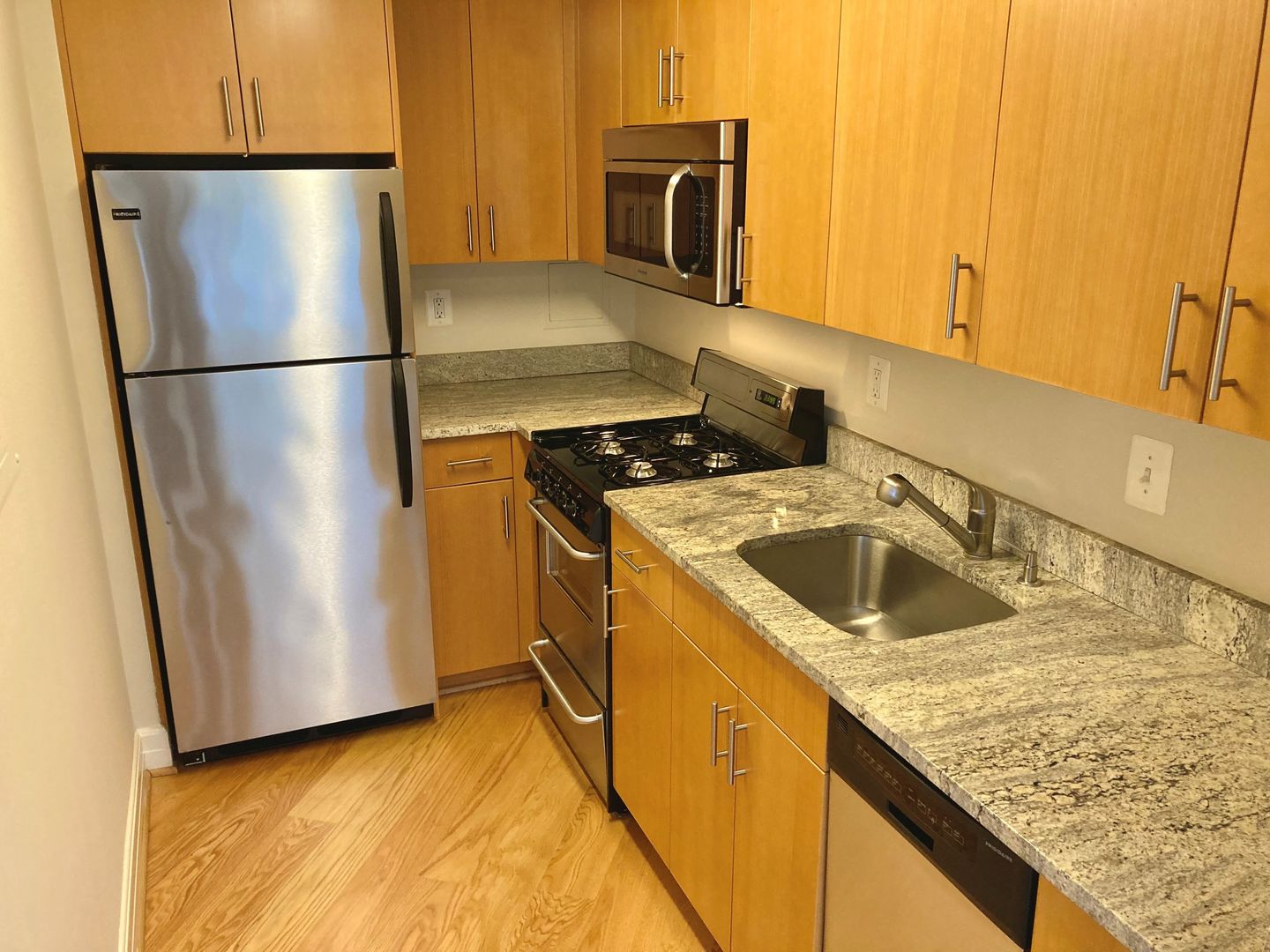 Washington Apartment: 1255 New Hampshire Avenue
