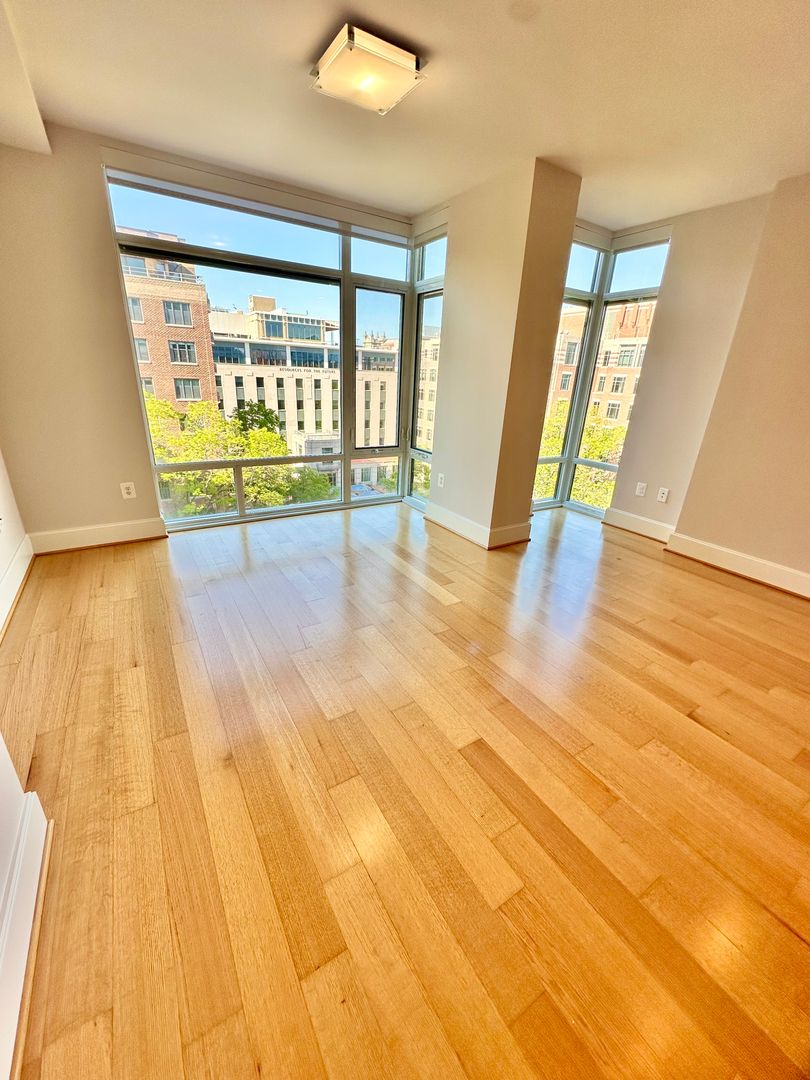 Washington Apartment: 1355 17th Street, NW