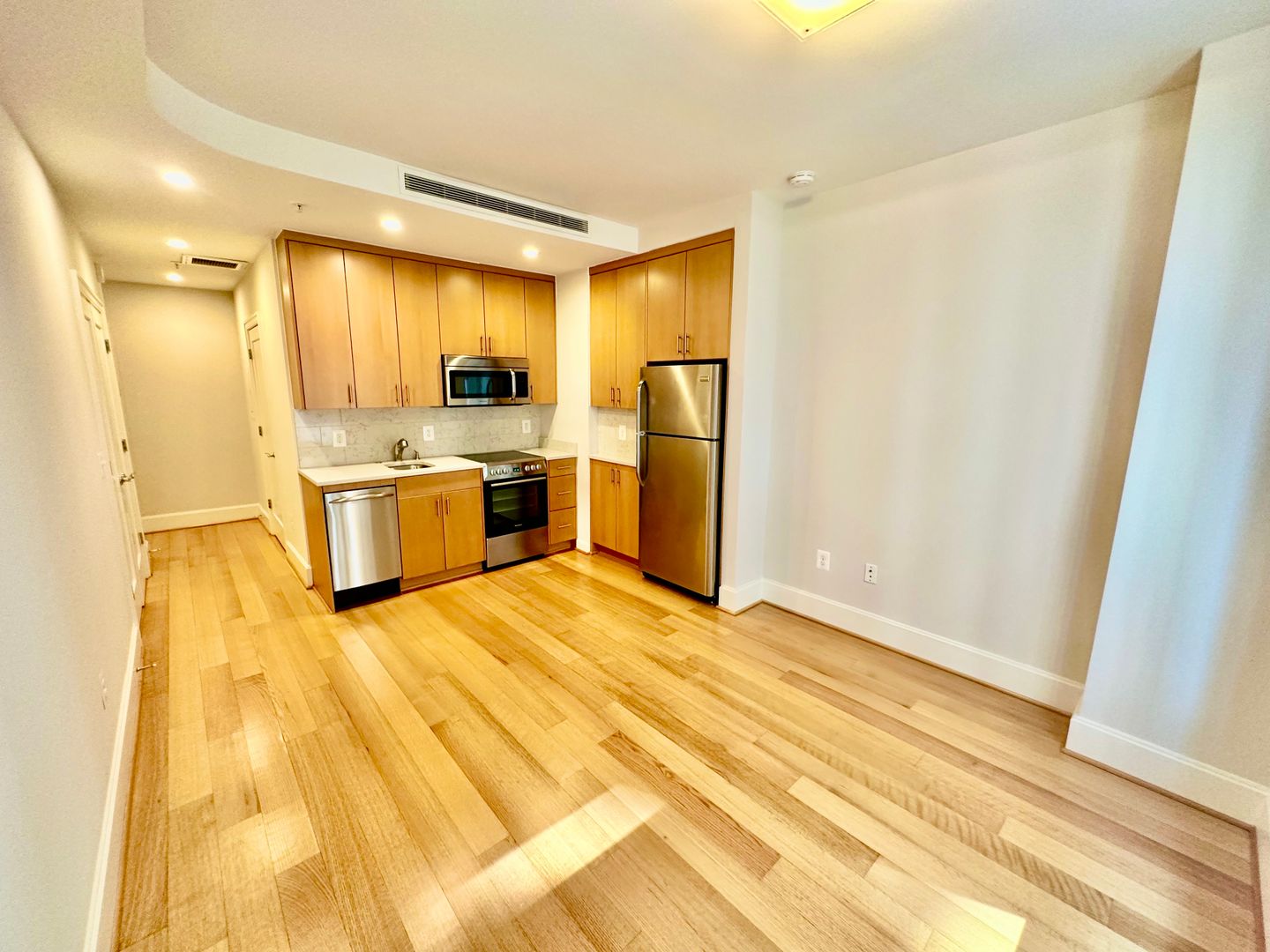 Washington Apartment: 1355 17th Street, NW