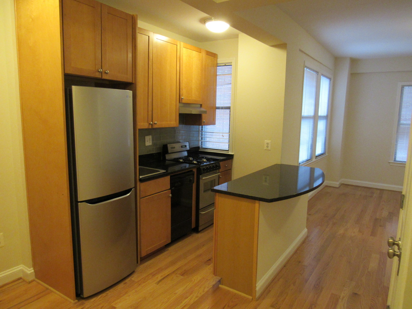 Washington Apartment: 1825-1833 New Hampshire Avenue, NW