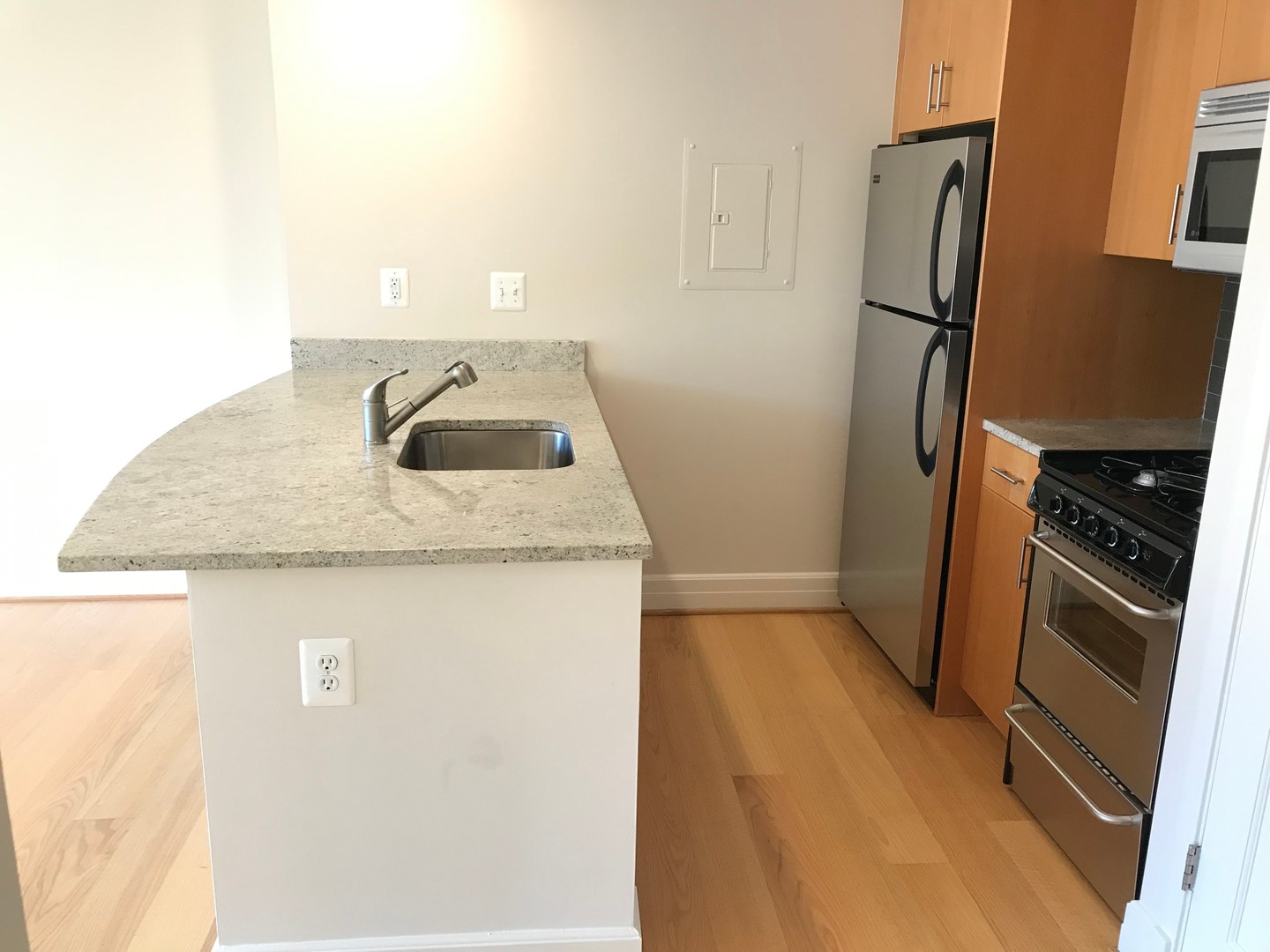 Washington Apartment: 1255 New Hampshire Avenue