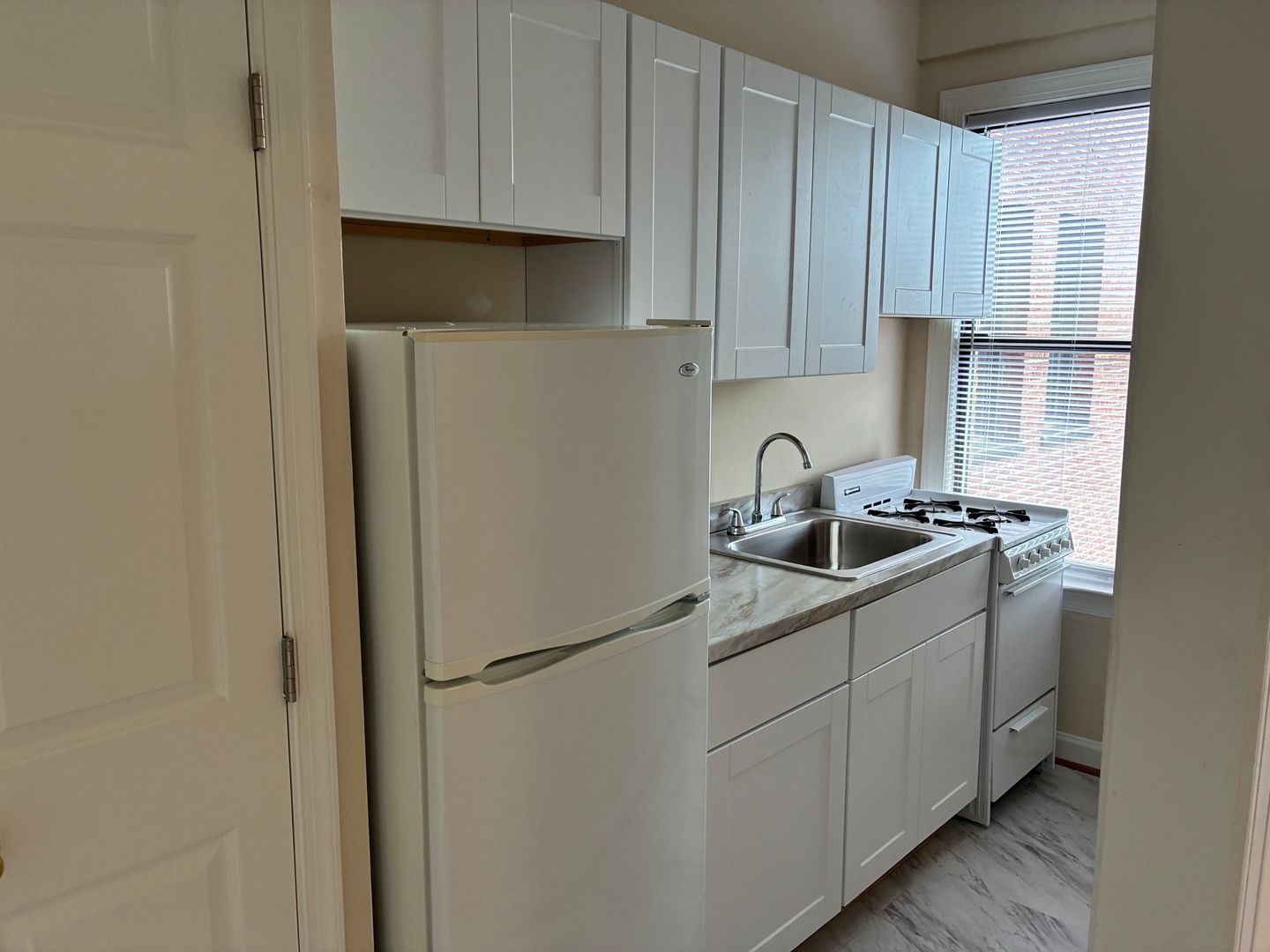 Washington Apartment: 1825-1833 New Hampshire Avenue, NW