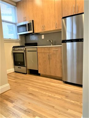 Beautiful Recent Renovations!! Gorgeous One Bedroom w/ Washer/Dryer! ASK ABOUT OUR MANAGER'S SPECIAL! – photo 1