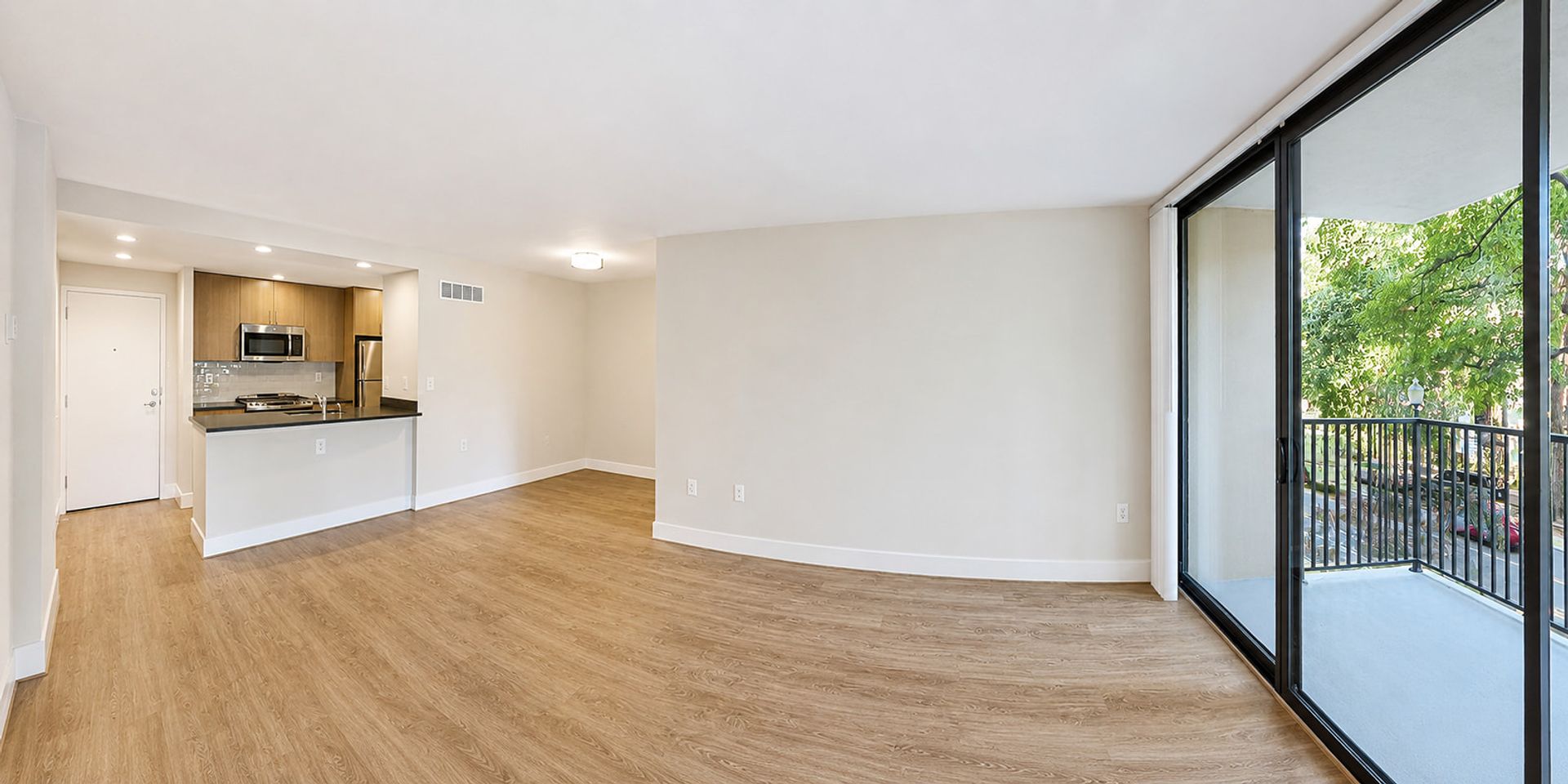 Washington Apartment: 1255 New Hampshire Avenue