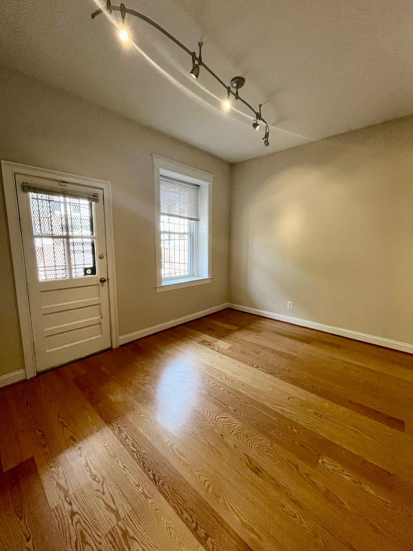 Washington Apartment: 1743 P Street, NW