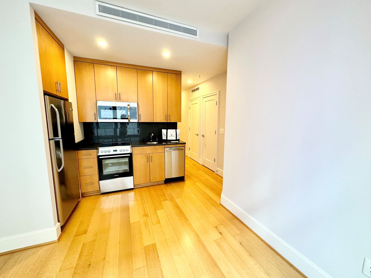 Washington Apartment: 1355 17th Street, NW