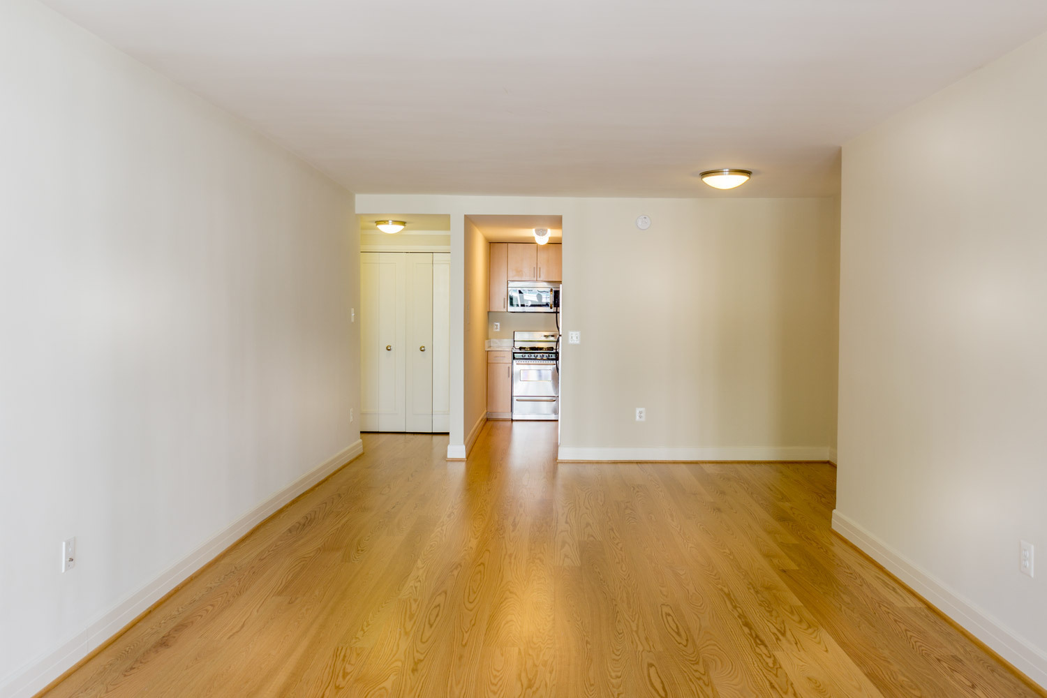 Washington Apartment: 1255 New Hampshire Avenue