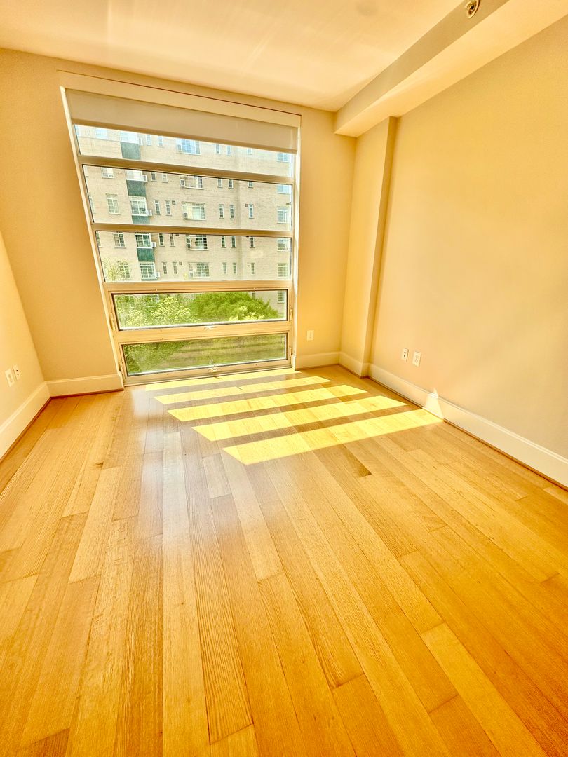 Washington Apartment: 1355 17th Street, NW