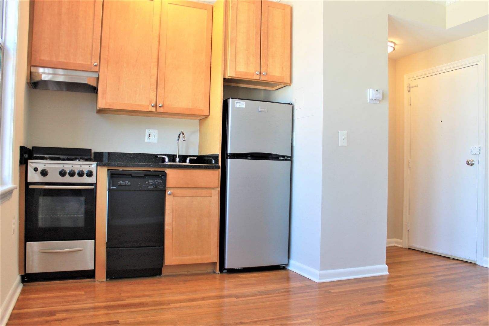 Washington Apartment: 2070 Belmont Rd, NW
