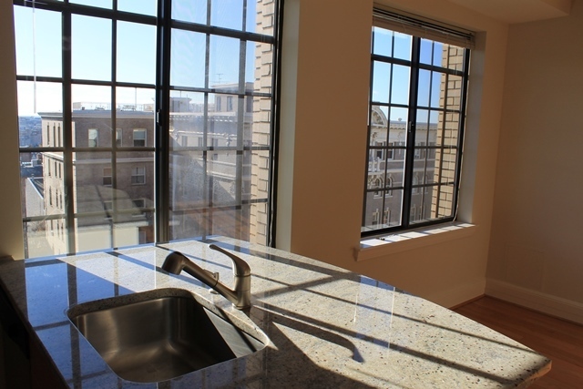 Washington Apartment: 2000 Connecticut Avenue, NW