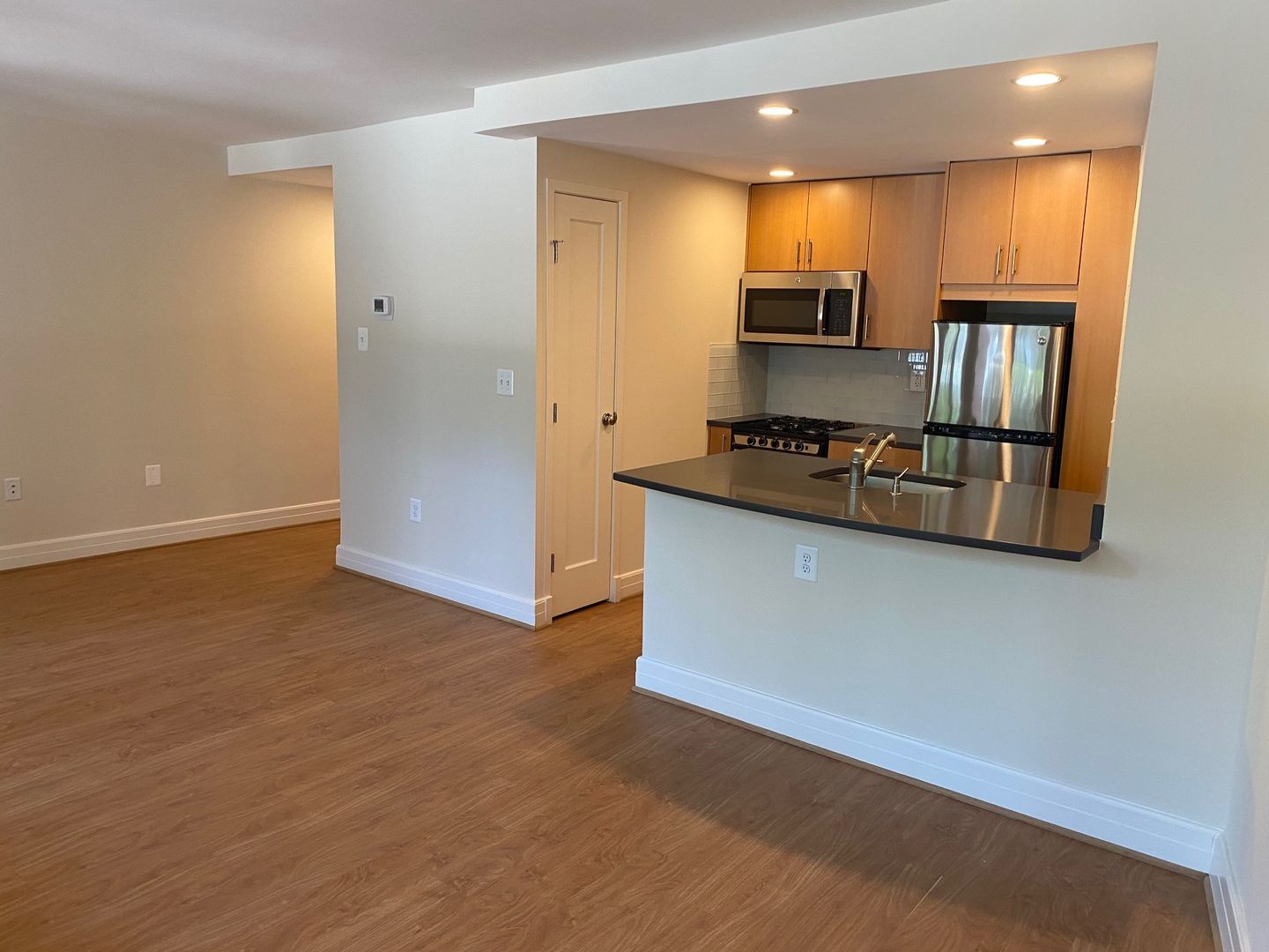 Washington Apartment: 1255 New Hampshire Avenue