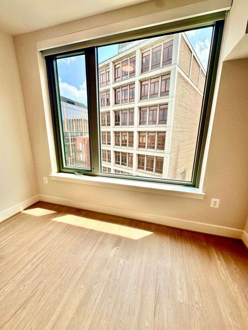 WASHINGTON Apartment: 1650 O STREET, NW