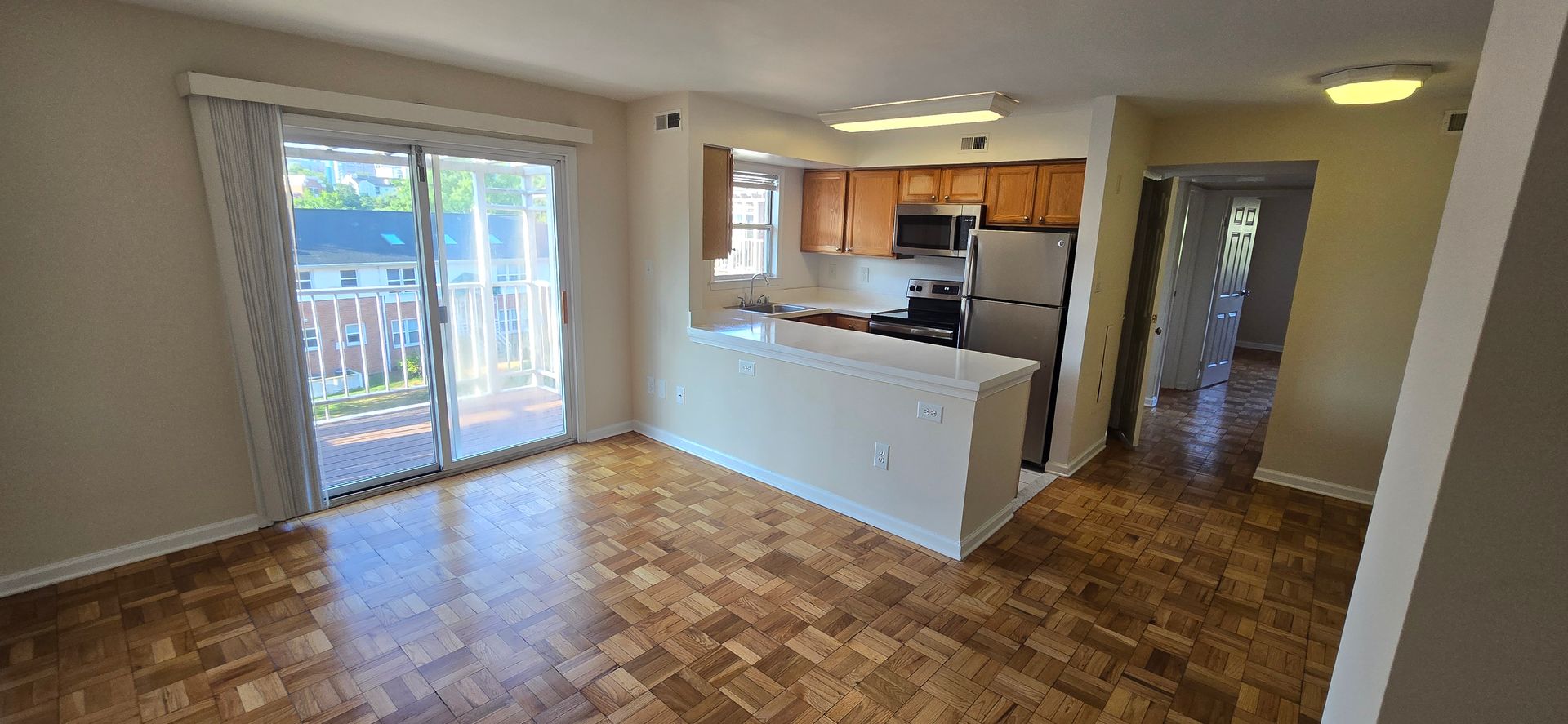 Arlington Apartment: 1660 North 21st Road