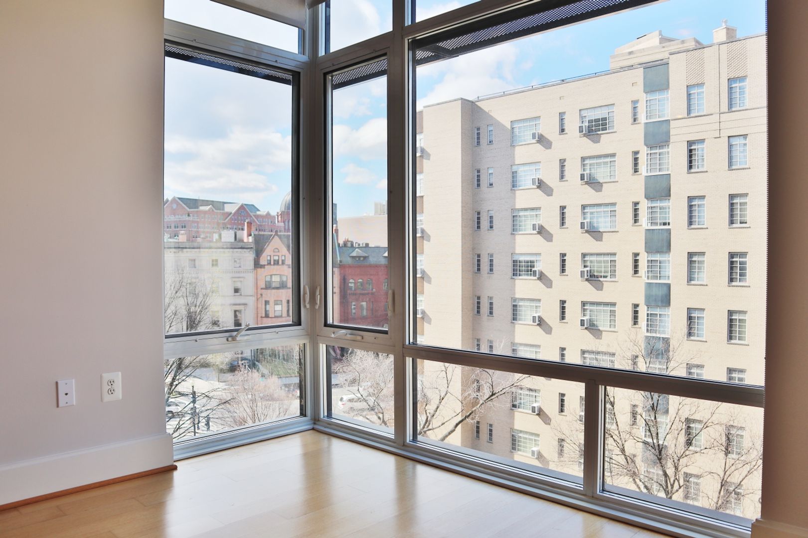 Washington Apartment: 1355 17th Street, NW