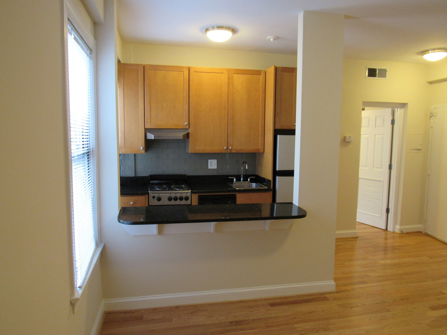 Washington Apartment: 1825-1833 New Hampshire Avenue, NW