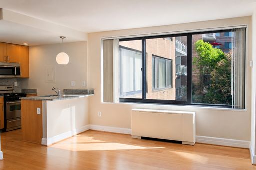 Hamilton House: Open House Weekdays from 8:30 am to 5:00 pm! – photo 1