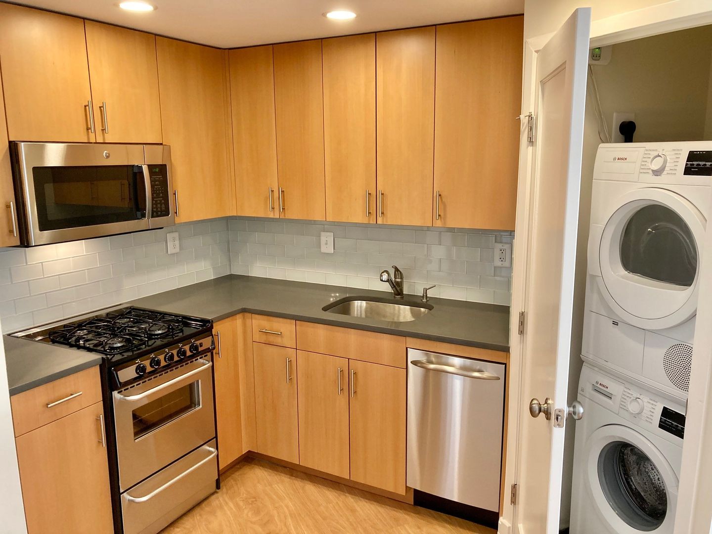 Washington Apartment: 1255 New Hampshire Avenue