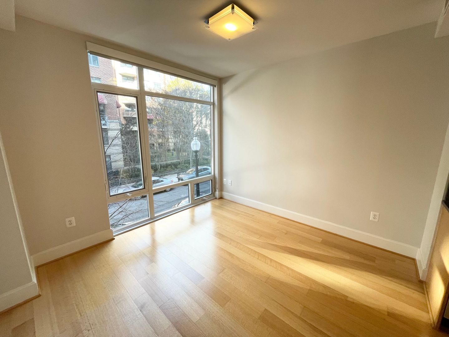 Washington Apartment: 1355 17th Street, NW