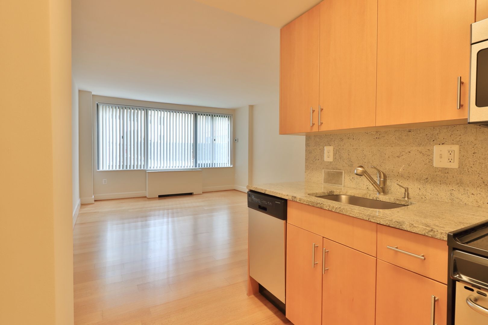 Washington Apartment: 1255 New Hampshire Avenue