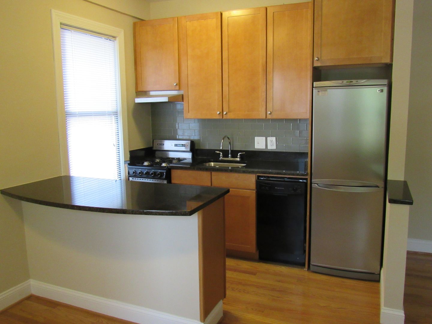 Washington Apartment: 1825-1833 New Hampshire Avenue, NW