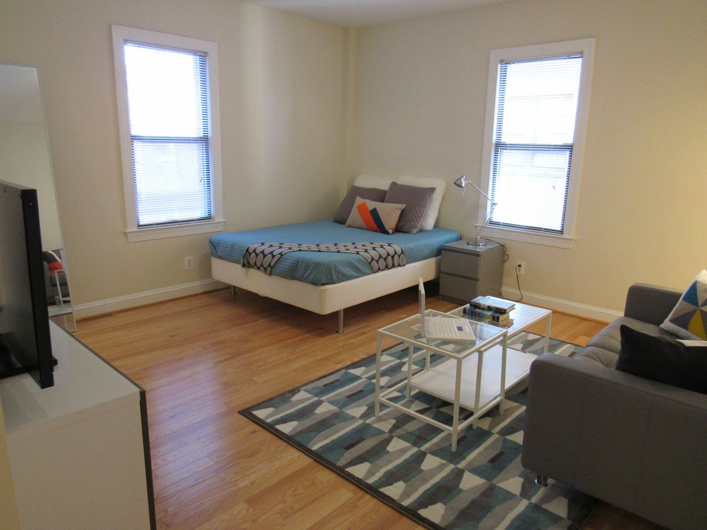 Washington Apartment: 1825-1833 New Hampshire Avenue, NW