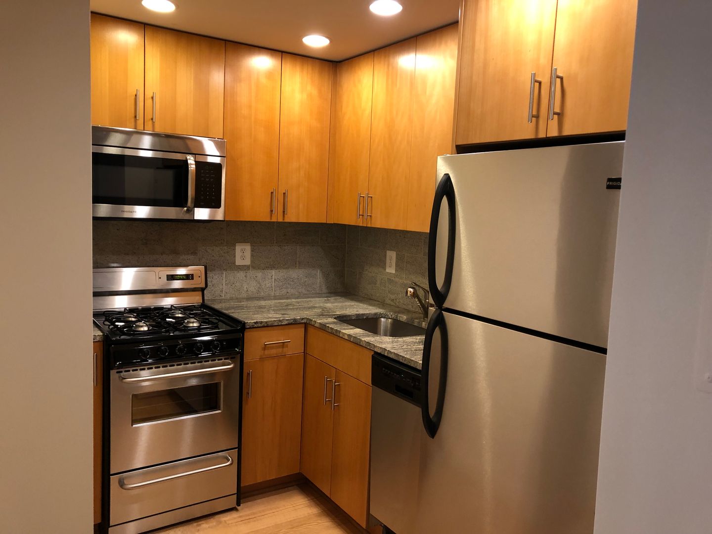 Washington Apartment: 1255 New Hampshire Avenue